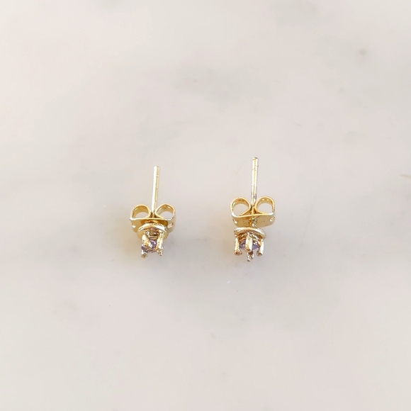 NWT. Diamond International Gold Tone with Small Diamond (3mm) Stud Earrings. - Picture 1 of 3